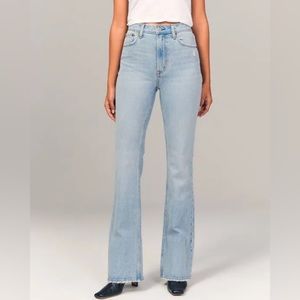 Abercrombie Curve Love
Ultra High Rise Vintage Flare Jeans